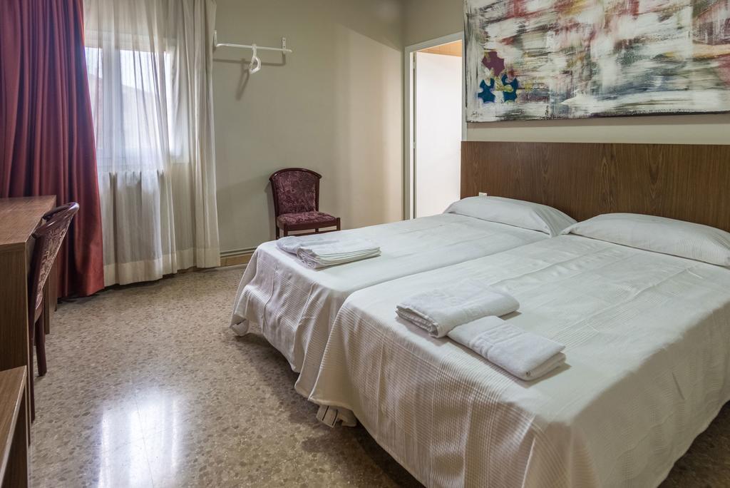 Hostal Sant Miquel Balaguer Exteriör bild